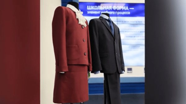 В Омске объяснили ситуацию с введением единой школьной формы