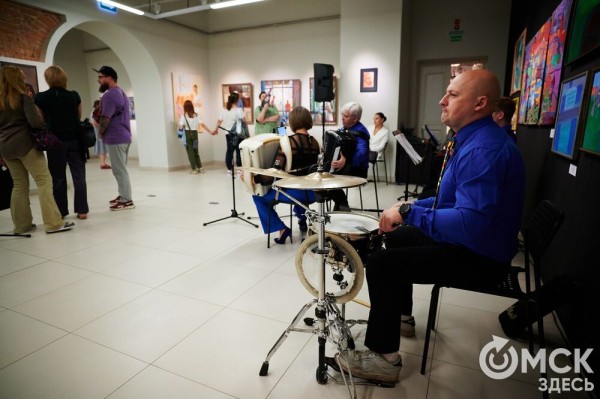 Корабли, яхты и неизвестный герой. Победители выставки "Омск: здесь и сейчас"