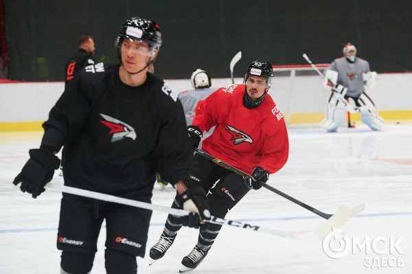 Ги Буше снял отпускную "ржавчину" с хоккеистов "Авангарда" Ги Буше снял отпускную "ржавчину" с хоккеистов "Авангарда"