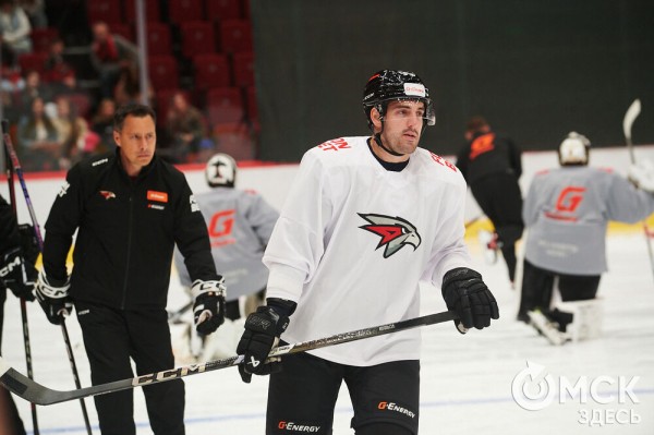 Ги Буше снял отпускную "ржавчину" с хоккеистов "Авангарда" Ги Буше снял отпускную "ржавчину" с хоккеистов "Авангарда"