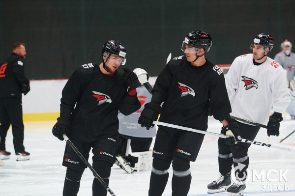 Ги Буше снял отпускную "ржавчину" с хоккеистов "Авангарда" Ги Буше снял отпускную "ржавчину" с хоккеистов "Авангарда"