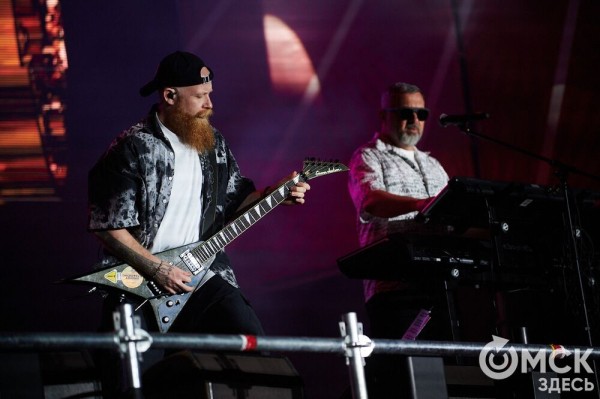 Музыкальный "звездопад". Именитые артисты поздравили Омск с праздником Музыкальный "звездопад". Именитые артисты поздравили Омск с праздником