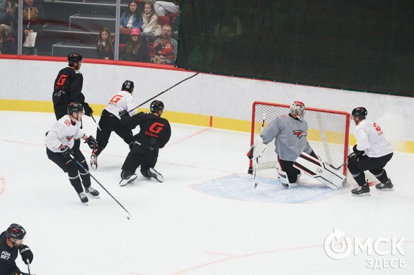 Ги Буше снял отпускную "ржавчину" с хоккеистов "Авангарда" Ги Буше снял отпускную "ржавчину" с хоккеистов "Авангарда"