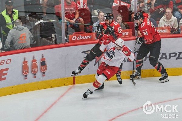 "Авангард" забросил три безответные шайбы "Локомотиву" на Кубке Блинова