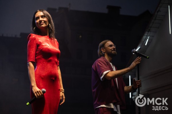 Музыкальный "звездопад". Именитые артисты поздравили Омск с праздником Музыкальный "звездопад". Именитые артисты поздравили Омск с праздником