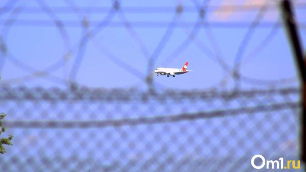 Самолёт S7 не смог сесть в Омске с первого раза Самолёт S7 не смог сесть в Омске с первого раза
