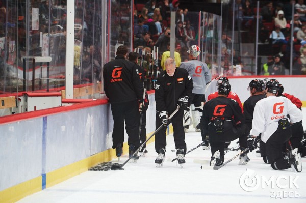 Ги Буше снял отпускную "ржавчину" с хоккеистов "Авангарда" Ги Буше снял отпускную "ржавчину" с хоккеистов "Авангарда"