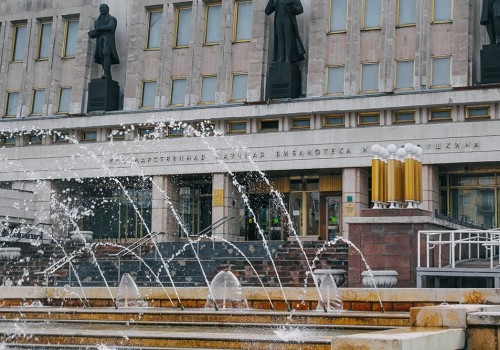 Мэр Омска призвал десантников не хулиганить в День ВДВ