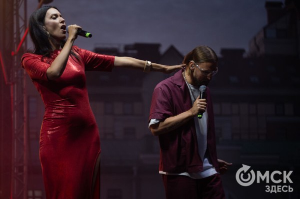 Музыкальный "звездопад". Именитые артисты поздравили Омск с праздником Музыкальный "звездопад". Именитые артисты поздравили Омск с праздником