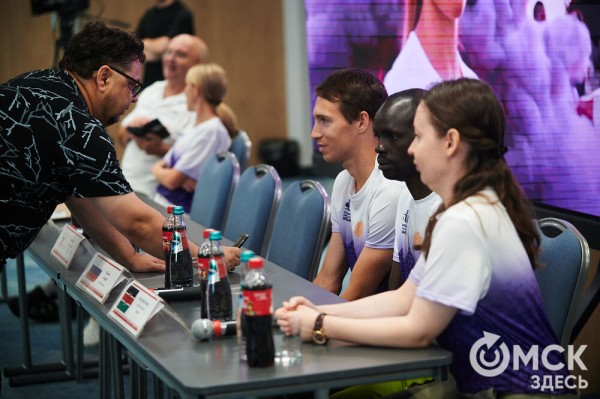 "Снова отправимся в баню". Кенийские бегуны намерены побить рекорд омского марафона