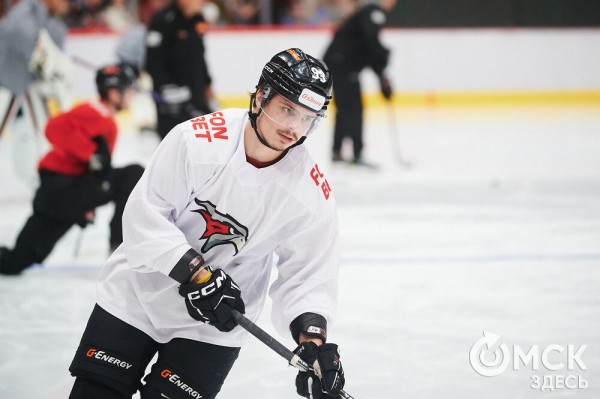 Ги Буше снял отпускную "ржавчину" с хоккеистов "Авангарда" Ги Буше снял отпускную "ржавчину" с хоккеистов "Авангарда"