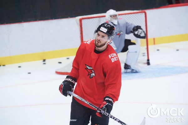 Ги Буше снял отпускную "ржавчину" с хоккеистов "Авангарда" Ги Буше снял отпускную "ржавчину" с хоккеистов "Авангарда"