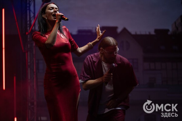 Музыкальный "звездопад". Именитые артисты поздравили Омск с праздником Музыкальный "звездопад". Именитые артисты поздравили Омск с праздником