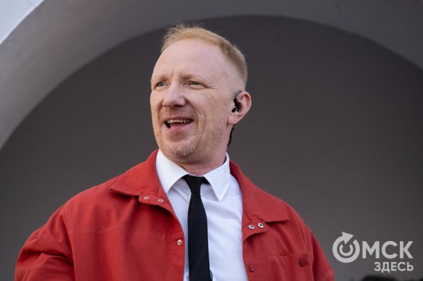 Музыкальный "звездопад". Именитые артисты поздравили Омск с праздником Музыкальный "звездопад". Именитые артисты поздравили Омск с праздником