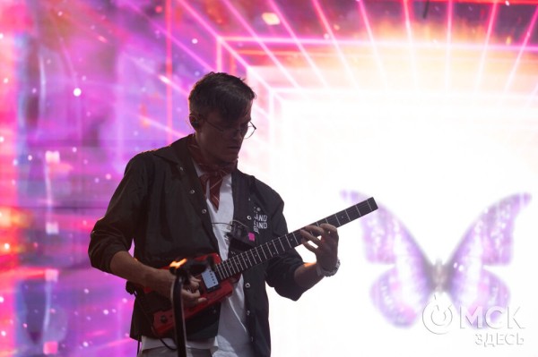 Музыкальный "звездопад". Именитые артисты поздравили Омск с праздником Музыкальный "звездопад". Именитые артисты поздравили Омск с праздником