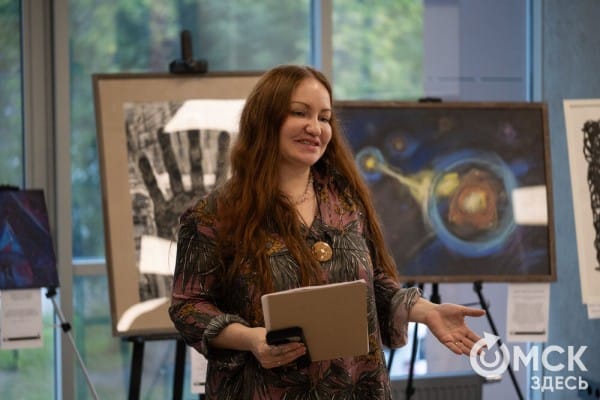 Квантовые вибрации: художники разгадывают тайны цифровой вселенной через цвет и форму