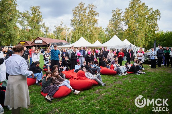 Движение вперёд: начало "ОмФеста-2025" - экспедиция в мир стартапов и неограниченных возможностей