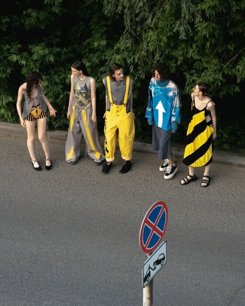 "Возвращение к себе настоящему". Омичи представили в Китае коллекцию одежды, основанную на детских увлечениях "Возвращение к себе настоящему". Омичи представили в Китае коллекцию одежды, основанную на детских увлечениях