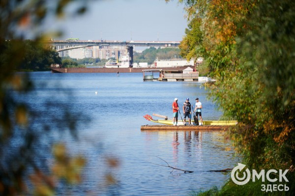 В Омске прошли соревнования по гребле на лодках "Дракон", байдарках и каноэ