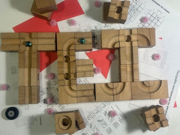 Плоские шедевры: в Омске выбрали лучшие кадры с магией инженерии и творчества