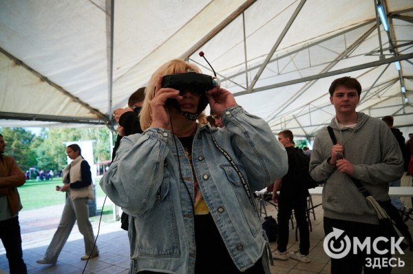 Движение вперёд: начало "ОмФеста-2025" - экспедиция в мир стартапов и неограниченных возможностей