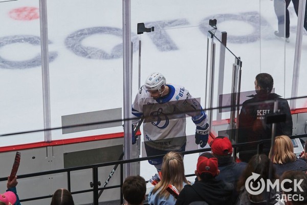 Первый в сезоне хет-трик принёс "Авангарду" победу над "Динамо"