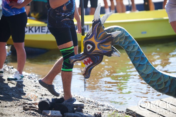 В Омске прошли соревнования по гребле на лодках "Дракон", байдарках и каноэ