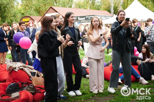 Движение вперёд: начало "ОмФеста-2025" - экспедиция в мир стартапов и неограниченных возможностей