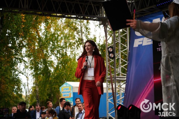 Движение вперёд: начало "ОмФеста-2025" - экспедиция в мир стартапов и неограниченных возможностей