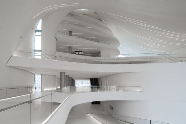 Слепые пятна и guilty pleasure. Архитектурная фотография как способ раскрывать невидимое, а не страдать по ушедшему