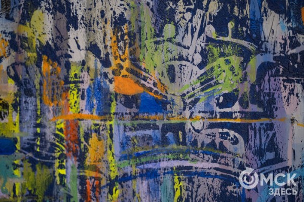 Квантовые вибрации: художники разгадывают тайны цифровой вселенной через цвет и форму