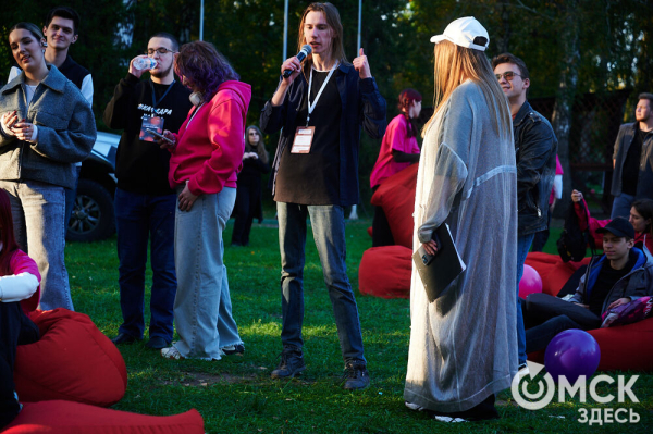 Движение вперёд: начало "ОмФеста-2025" - экспедиция в мир стартапов и неограниченных возможностей