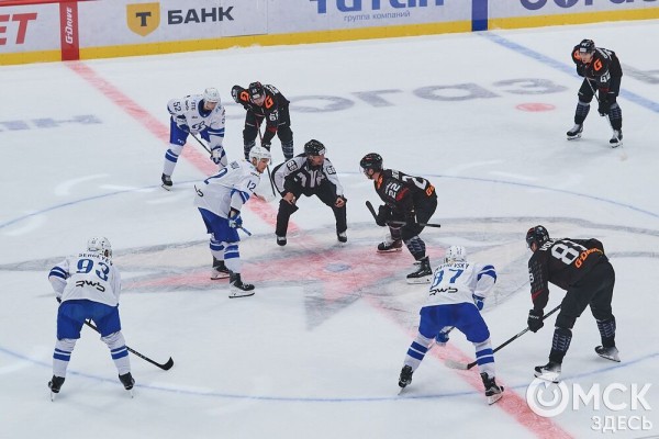 Первый в сезоне хет-трик принёс "Авангарду" победу над "Динамо"