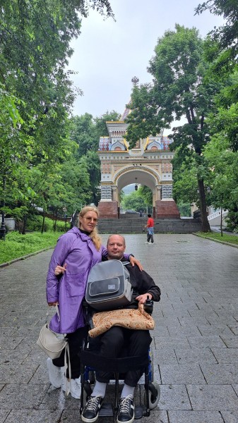 Колесница, крылья любви и Муфаса. Семья из Омска совершила необычное путешествие во Владивосток и обратно