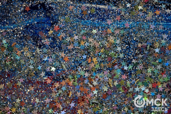 Квантовые вибрации: художники разгадывают тайны цифровой вселенной через цвет и форму