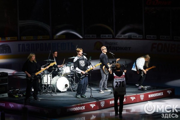 Оборона бьёт атаку. "Ястребы" начали сезон с поражения