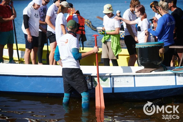 В Омске прошли соревнования по гребле на лодках "Дракон", байдарках и каноэ