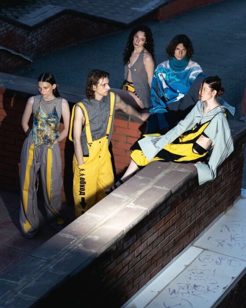 "Возвращение к себе настоящему". Омичи представили в Китае коллекцию одежды, основанную на детских увлечениях "Возвращение к себе настоящему". Омичи представили в Китае коллекцию одежды, основанную на детских увлечениях