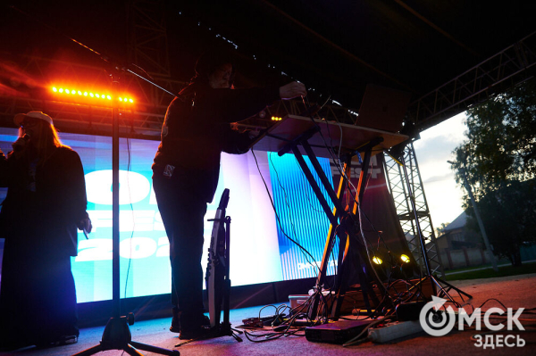 Движение вперёд: начало "ОмФеста-2025" - экспедиция в мир стартапов и неограниченных возможностей