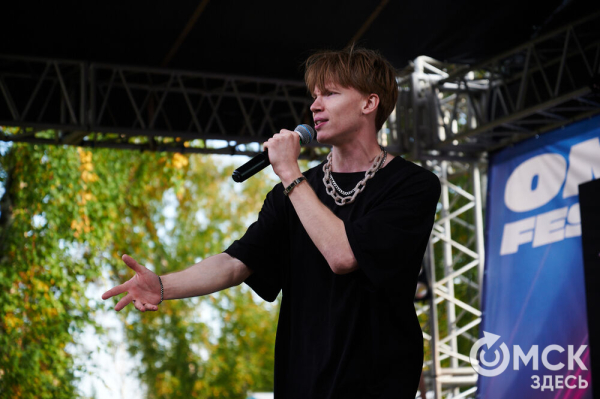 Движение вперёд: начало "ОмФеста-2025" - экспедиция в мир стартапов и неограниченных возможностей