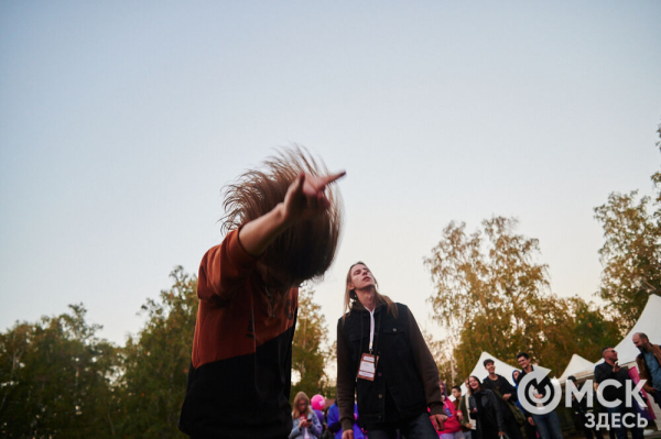 Движение вперёд: начало "ОмФеста-2025" - экспедиция в мир стартапов и неограниченных возможностей