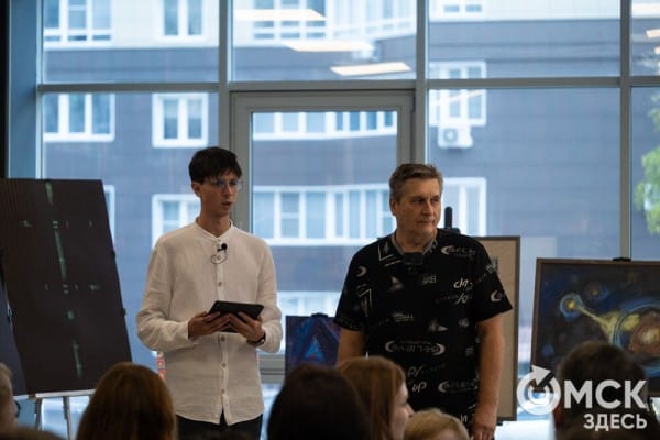 Квантовые вибрации: художники разгадывают тайны цифровой вселенной через цвет и форму