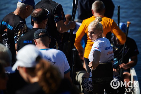 В Омске прошли соревнования по гребле на лодках "Дракон", байдарках и каноэ