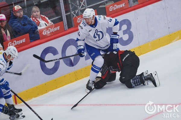Первый в сезоне хет-трик принёс "Авангарду" победу над "Динамо"