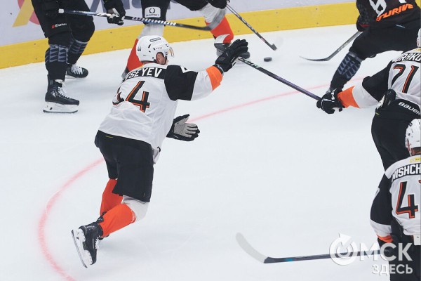 Заклевали "тигров". "Авангард" одержал первую победу в новом сезоне