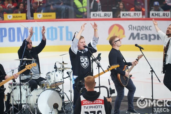 Оборона бьёт атаку. "Ястребы" начали сезон с поражения