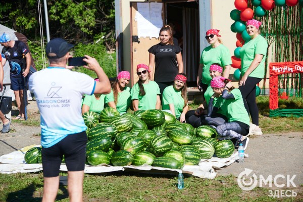 В Омске прошли соревнования по гребле на лодках "Дракон", байдарках и каноэ