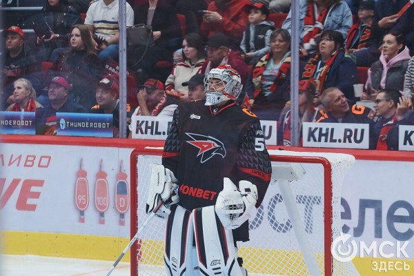 Оборона бьёт атаку. "Ястребы" начали сезон с поражения