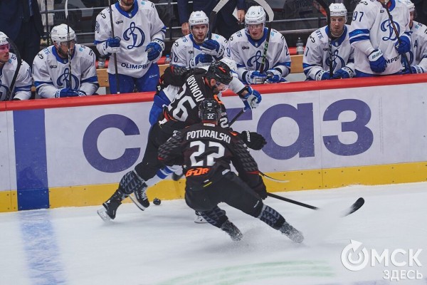 Первый в сезоне хет-трик принёс "Авангарду" победу над "Динамо"