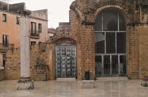 Слепые пятна и guilty pleasure. Архитектурная фотография как способ раскрывать невидимое, а не страдать по ушедшему